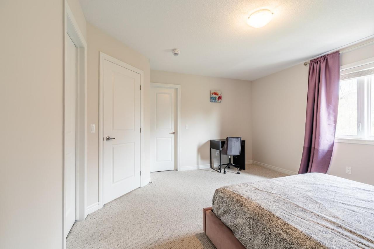 Globalstay Modern Townhomes In Lakeshore Steps To The Beach Hamilton Exterior foto