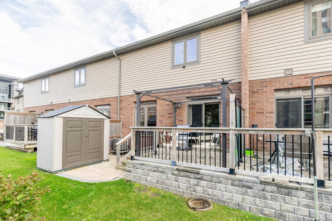 Globalstay Modern Townhomes In Lakeshore Steps To The Beach Hamilton Exterior foto